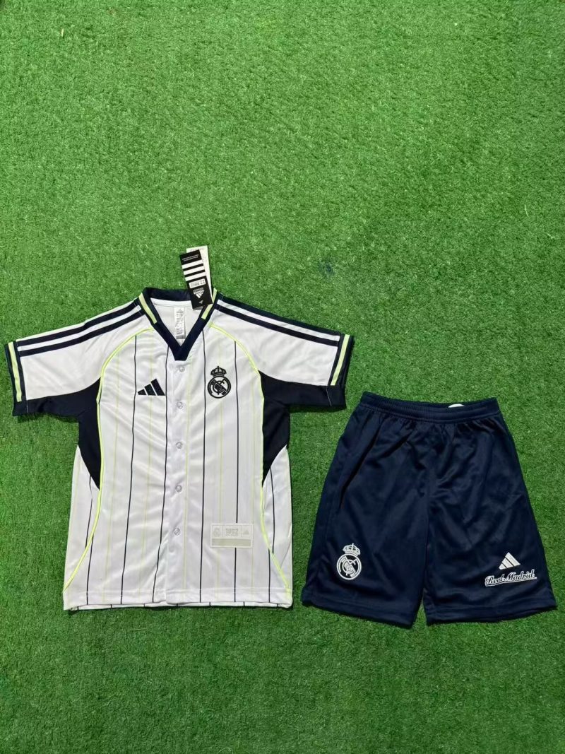 32b5d5395cf12912fe363bbb2858b9a7 2025/2026 Retro Real Madrid Football Shirt Kids Size 1:1 Thai Quality