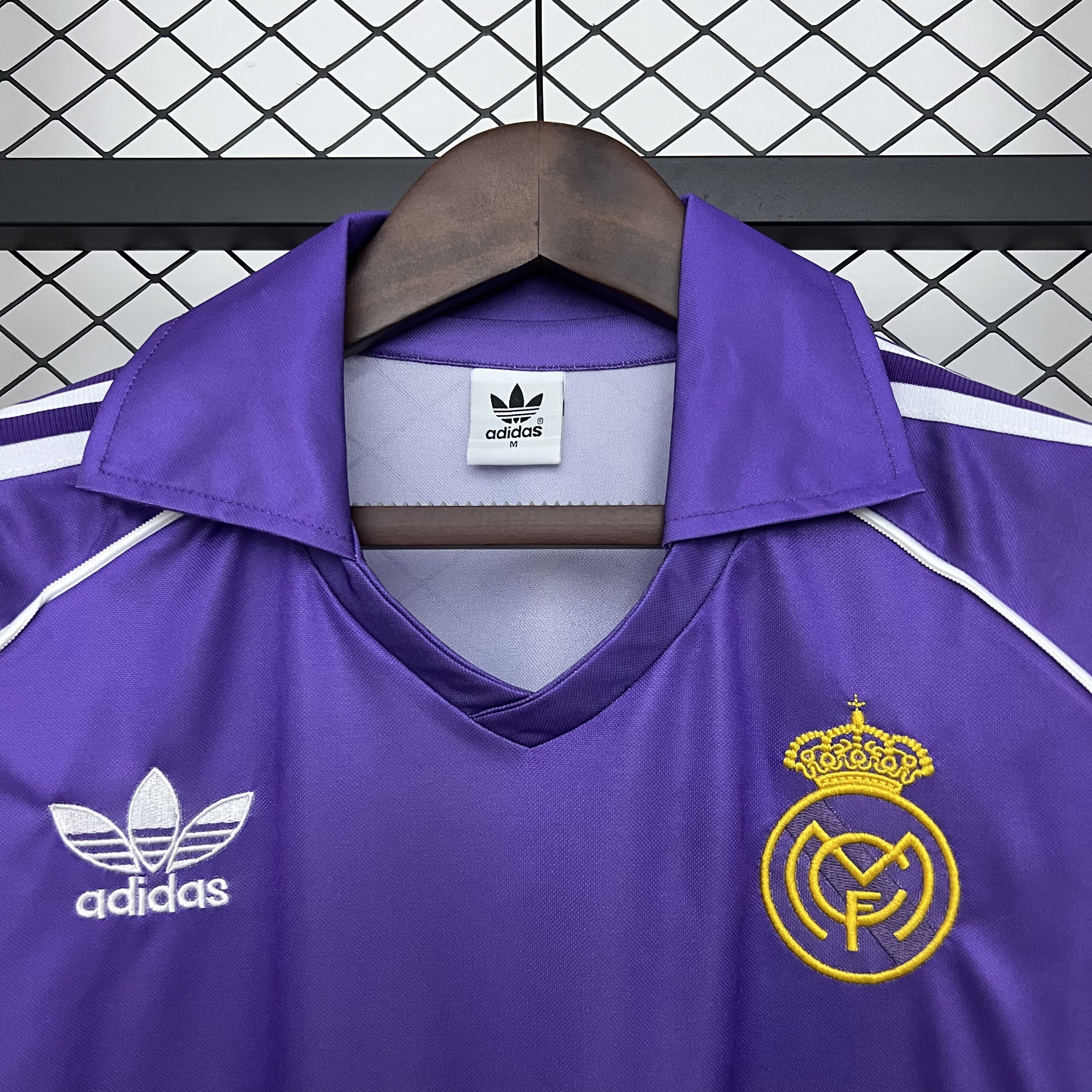 1984/1985 Real Madrid Away Football Shirt 1:1 Thai Quality - Image 4