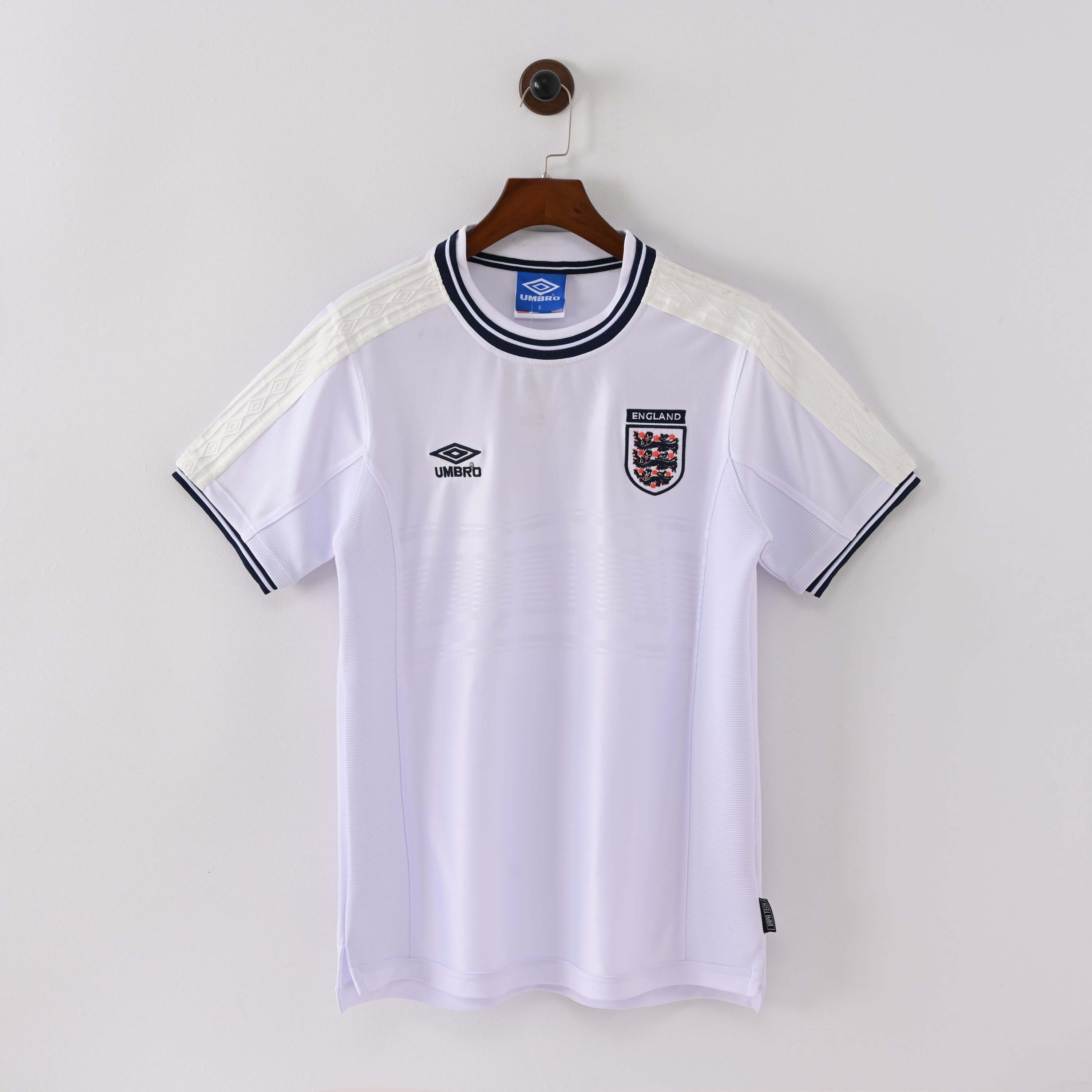2000 Retro England Home Football Shirt 1:1 Thai Quality
