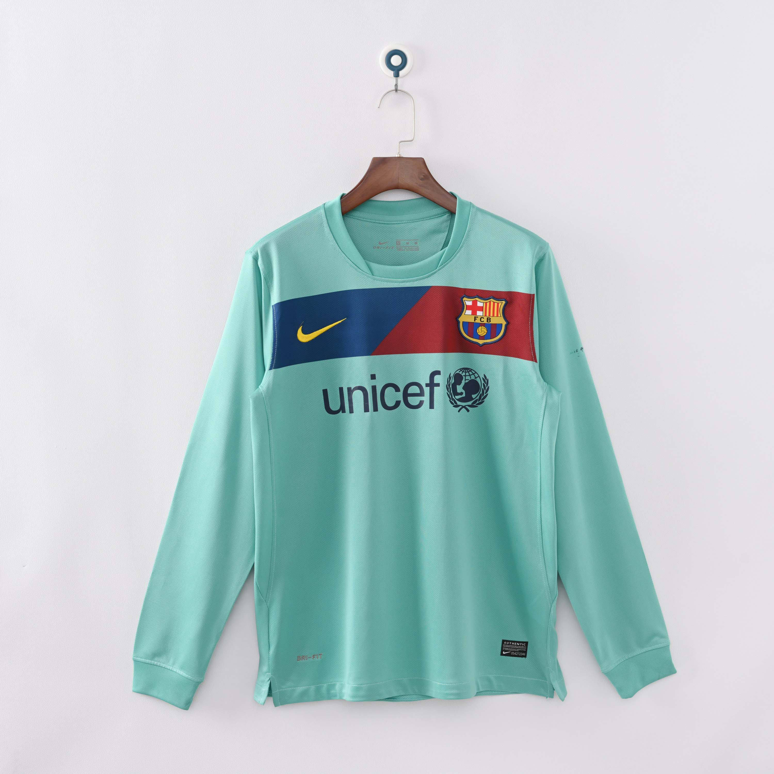 2010/2011 Retro Long Sleeve Barcelona Away Football Shirt 1:1 Thai Quality