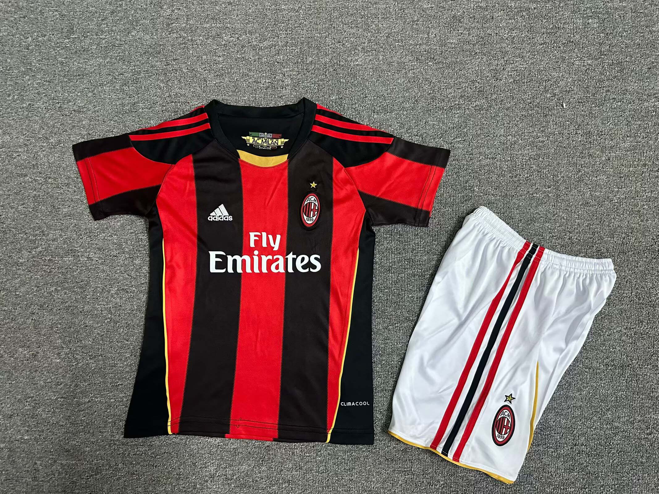2010/2011 Retro AC Milan Home Football Shirt Kids Size 1:1 Thai Quality