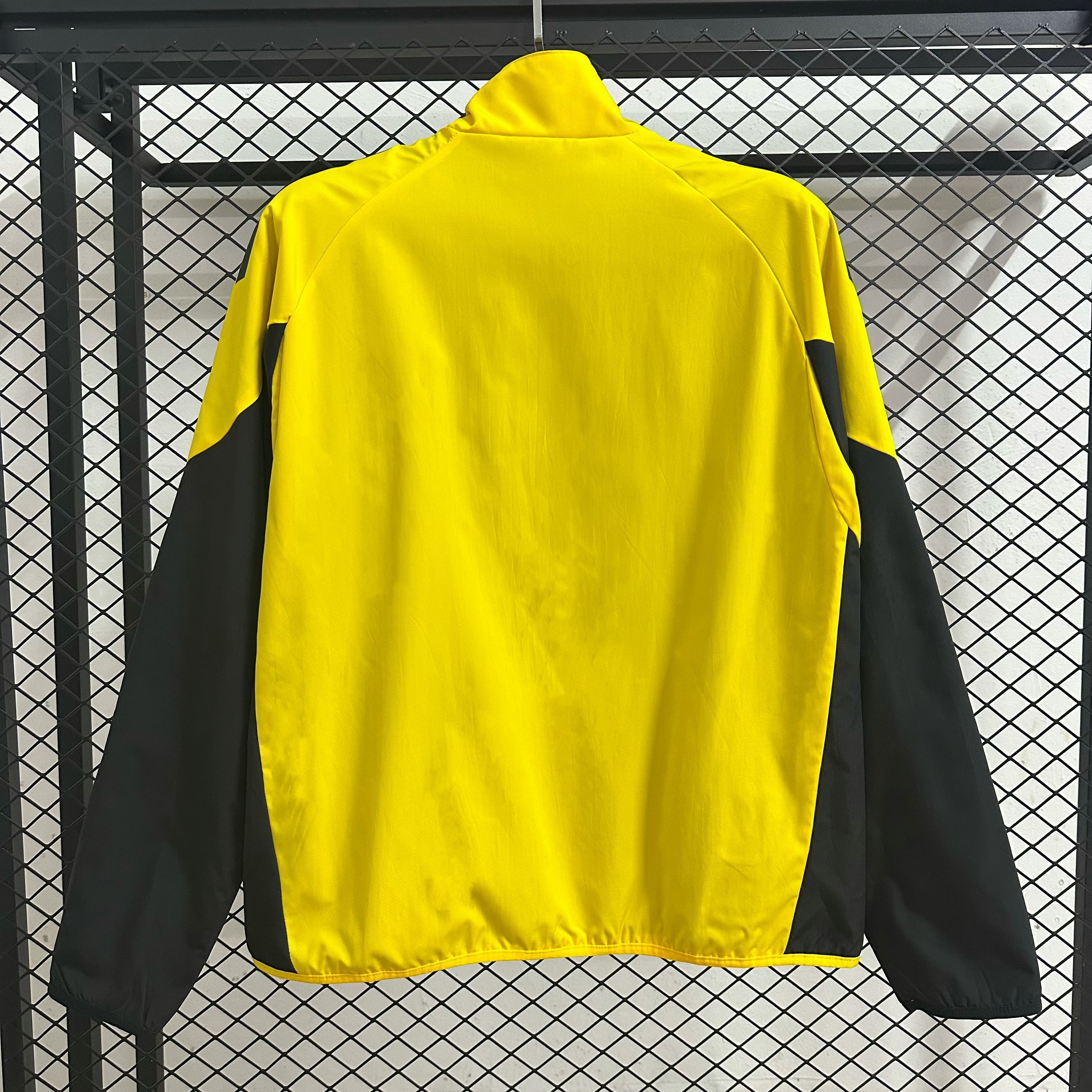 2025/2026 Fenerbahce Windbreaker Football Shirt - Image 2