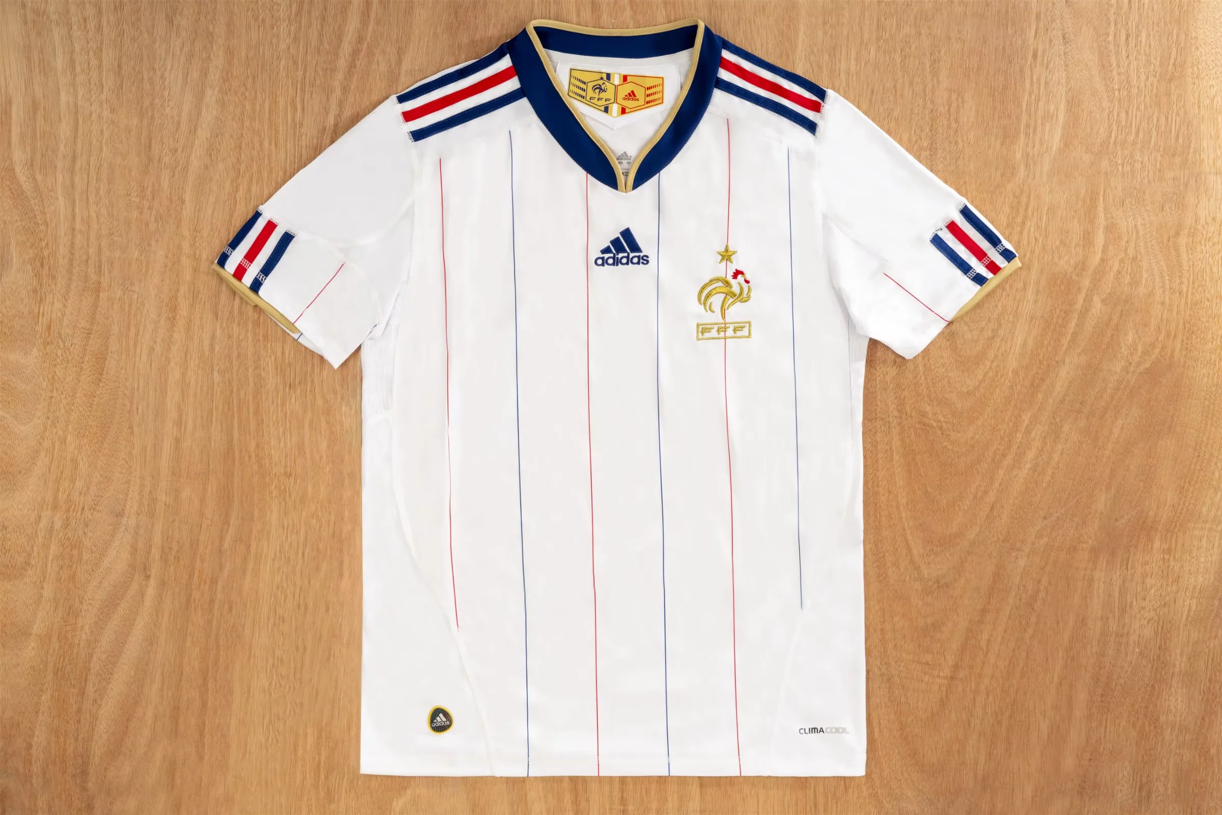 2010 Retro France Away Football Shirt 1:1 Thai Quality - Image 3