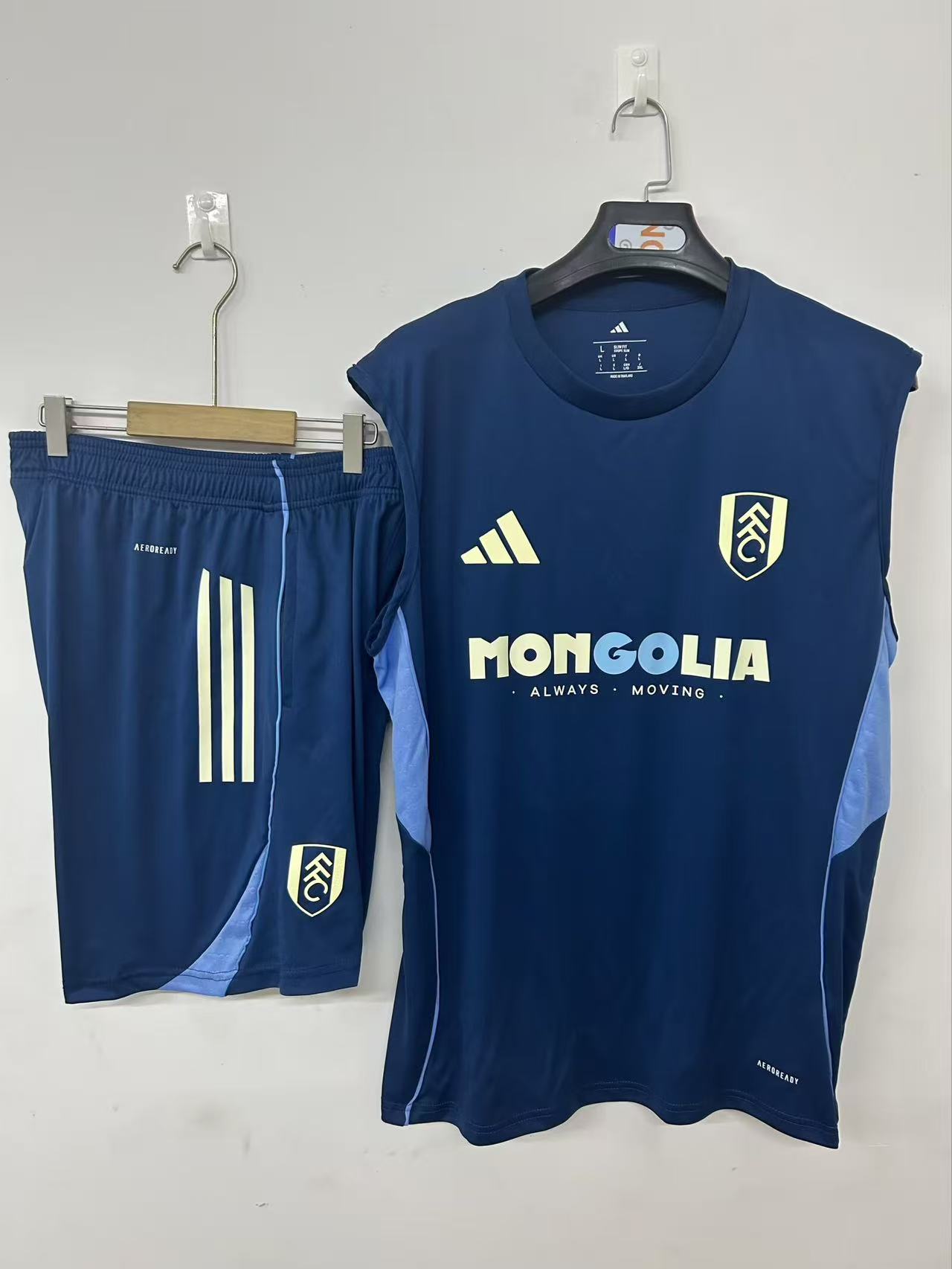 2025/26 Fulham Vest Training suit Football Shirt 1:1 Thai Quality