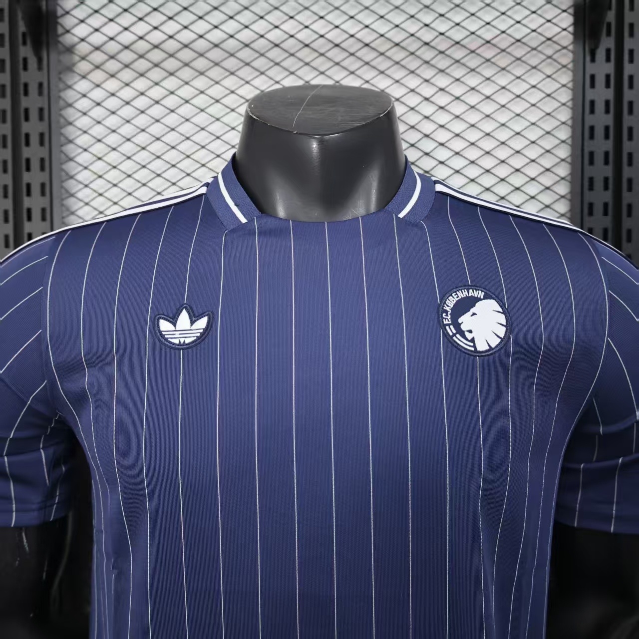 2025/2026 Player Version West Ham United Casual version Football Shirt 1:1 Thai Quality - Image 3