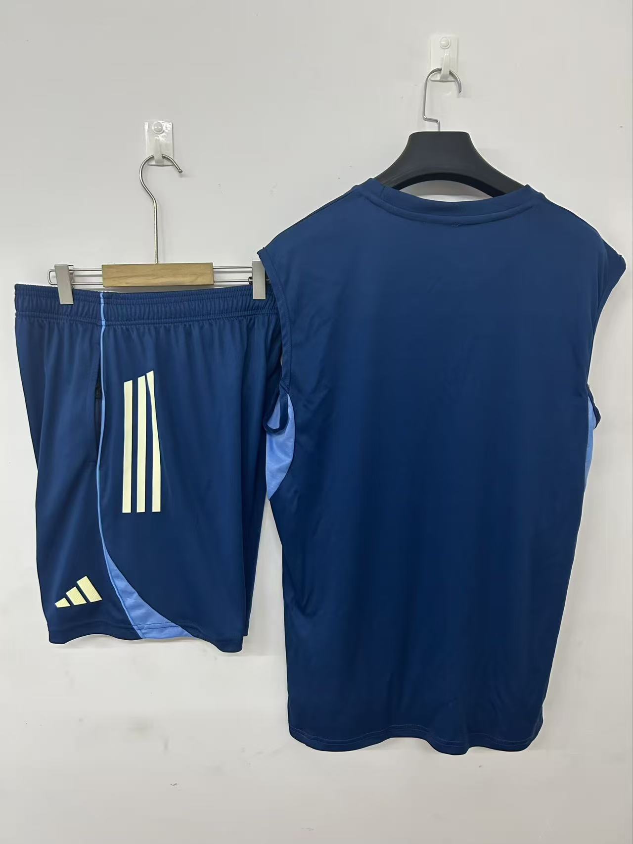 2025/26 Fulham Vest Training suit Football Shirt 1:1 Thai Quality - Image 2