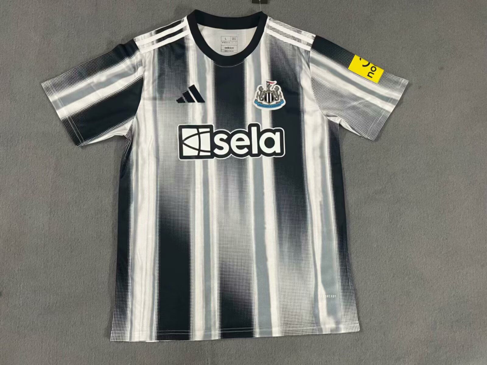 2025/2026 Newcastle United Home Football Shirt 1:1 Thai Quality