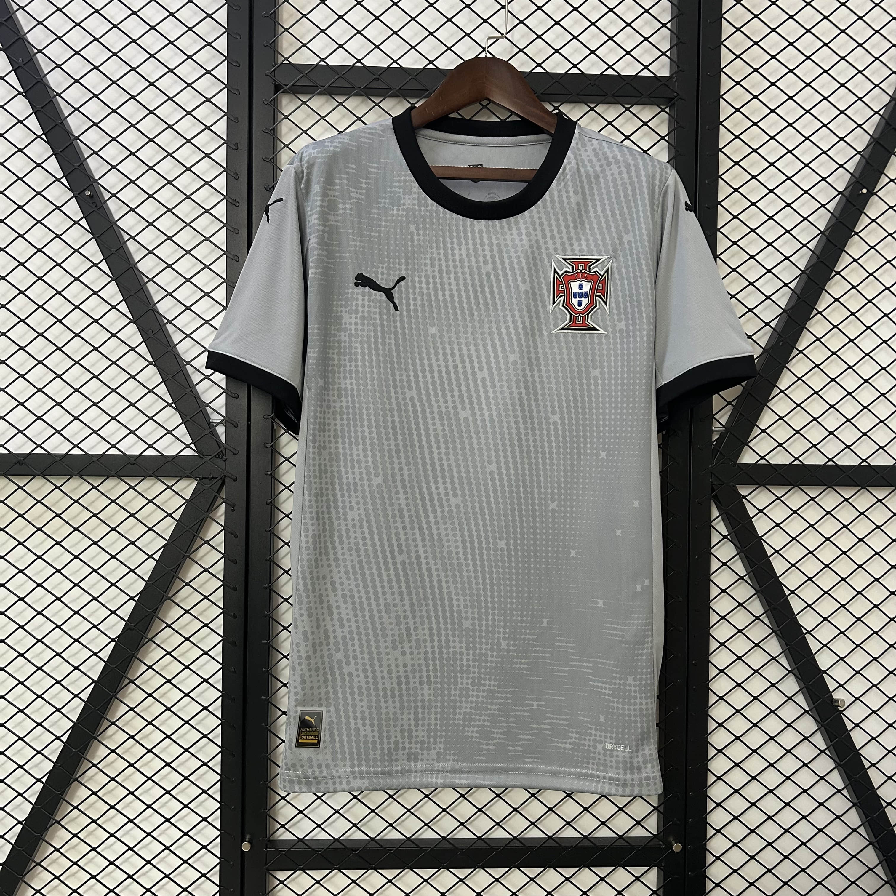 2025 Portugal Goalkeeper Football Shirt 1:1 Thai Quality