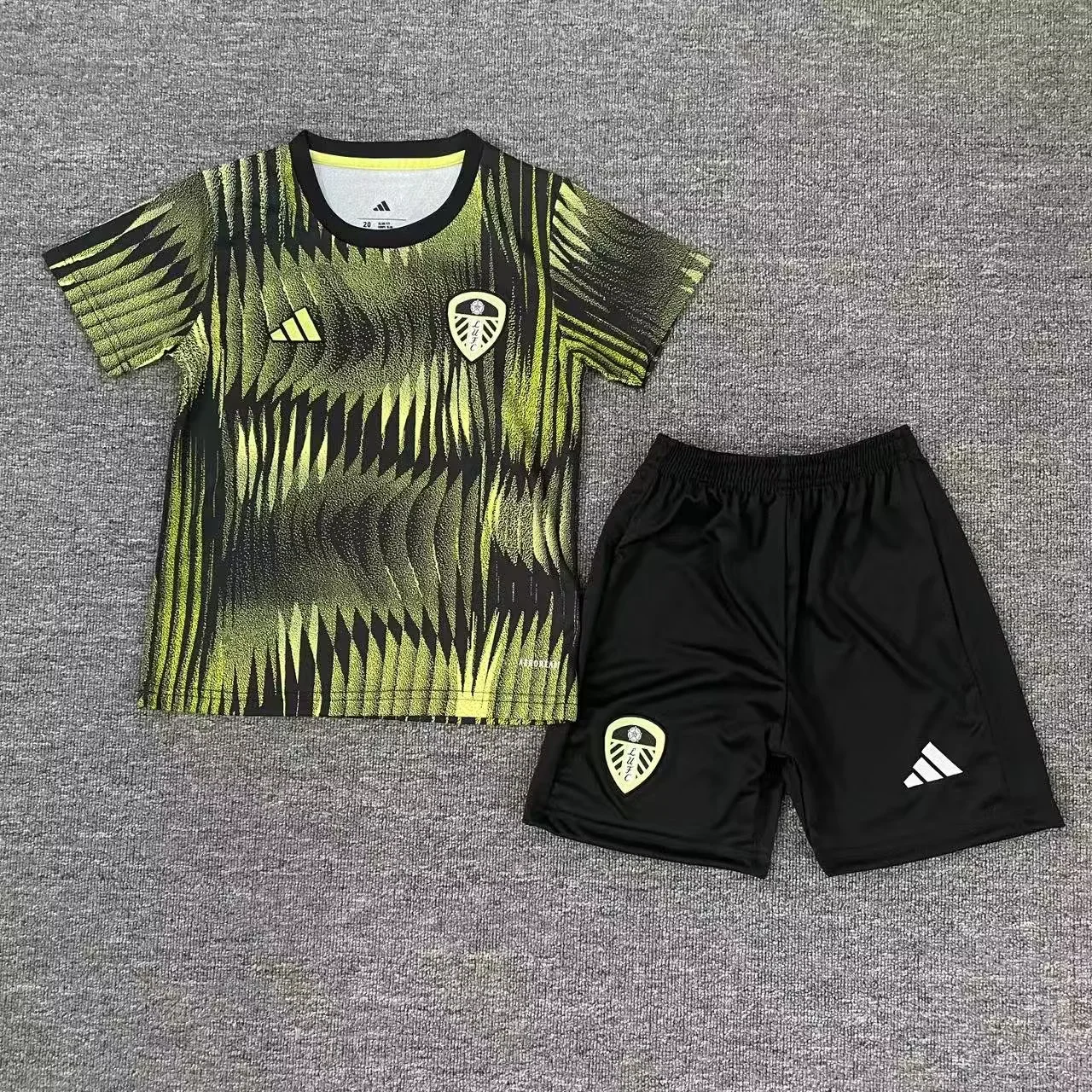 2025/2026 Leeds United Training Wear Football Shirt Kids Size 1:1 Thai Quality