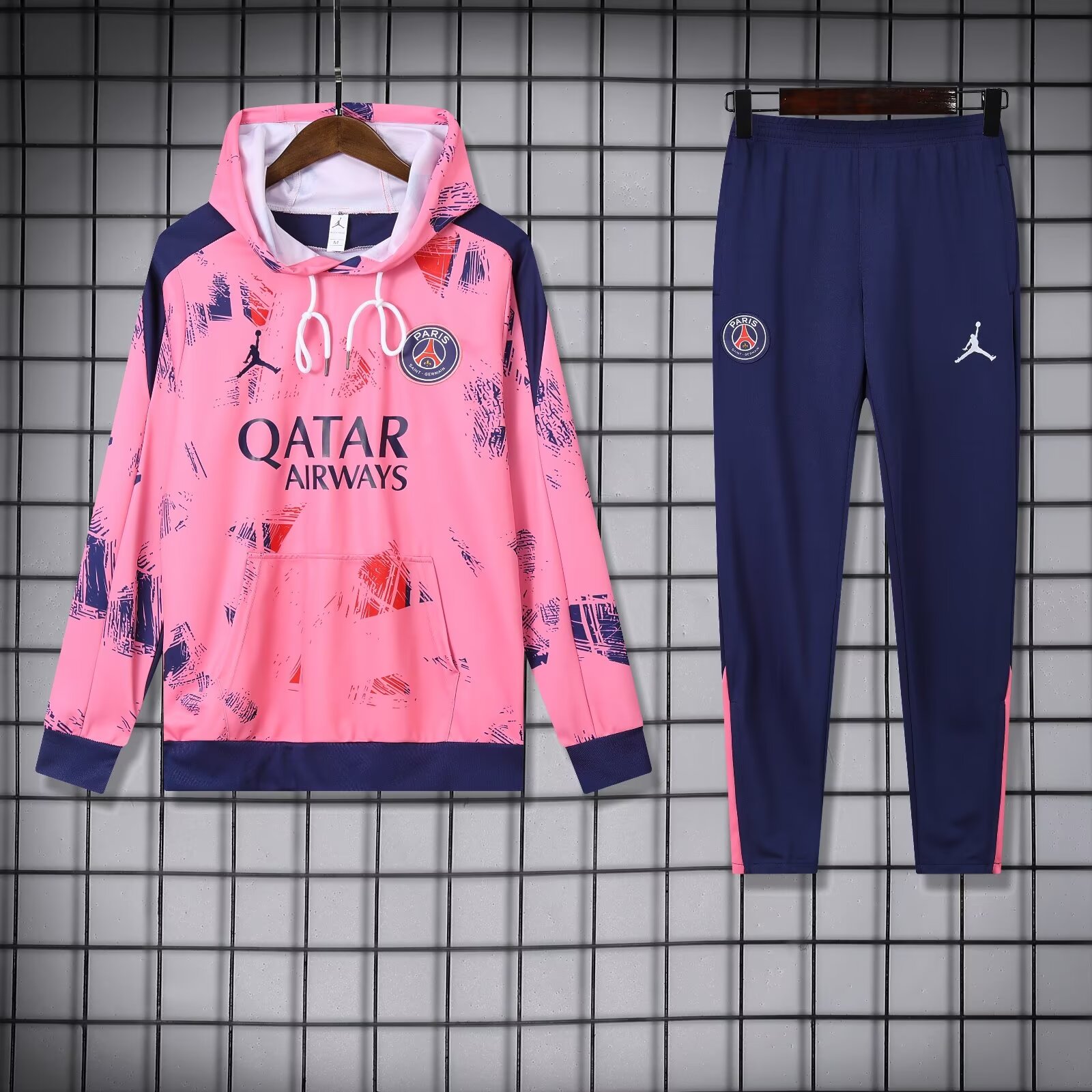 2024/2025 Paris Saint-Germain Hooded Long Sleeves Training Suit Pink Football Shirt