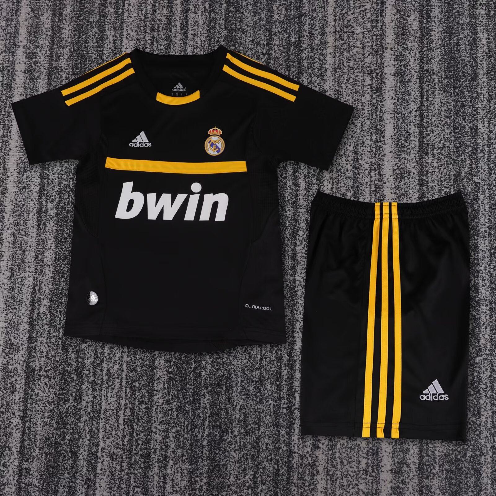 2011/2012 Retro Real Madrid Goalkeeper Football Shirt Kids Size 1:1 Thai Quality