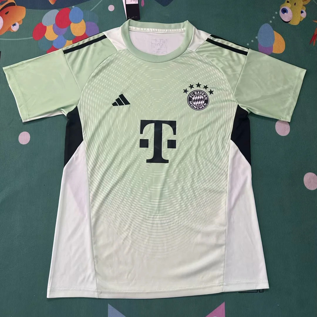 2025/2026 Bayern Munchen Goalkeeper Football Shirt 1:1 Thai Quality
