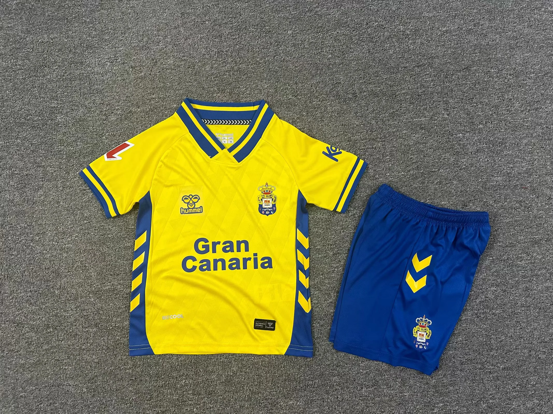 2025/2026 Las Palmas Home Football Shirt Kids Size 1:1 Thai Quality