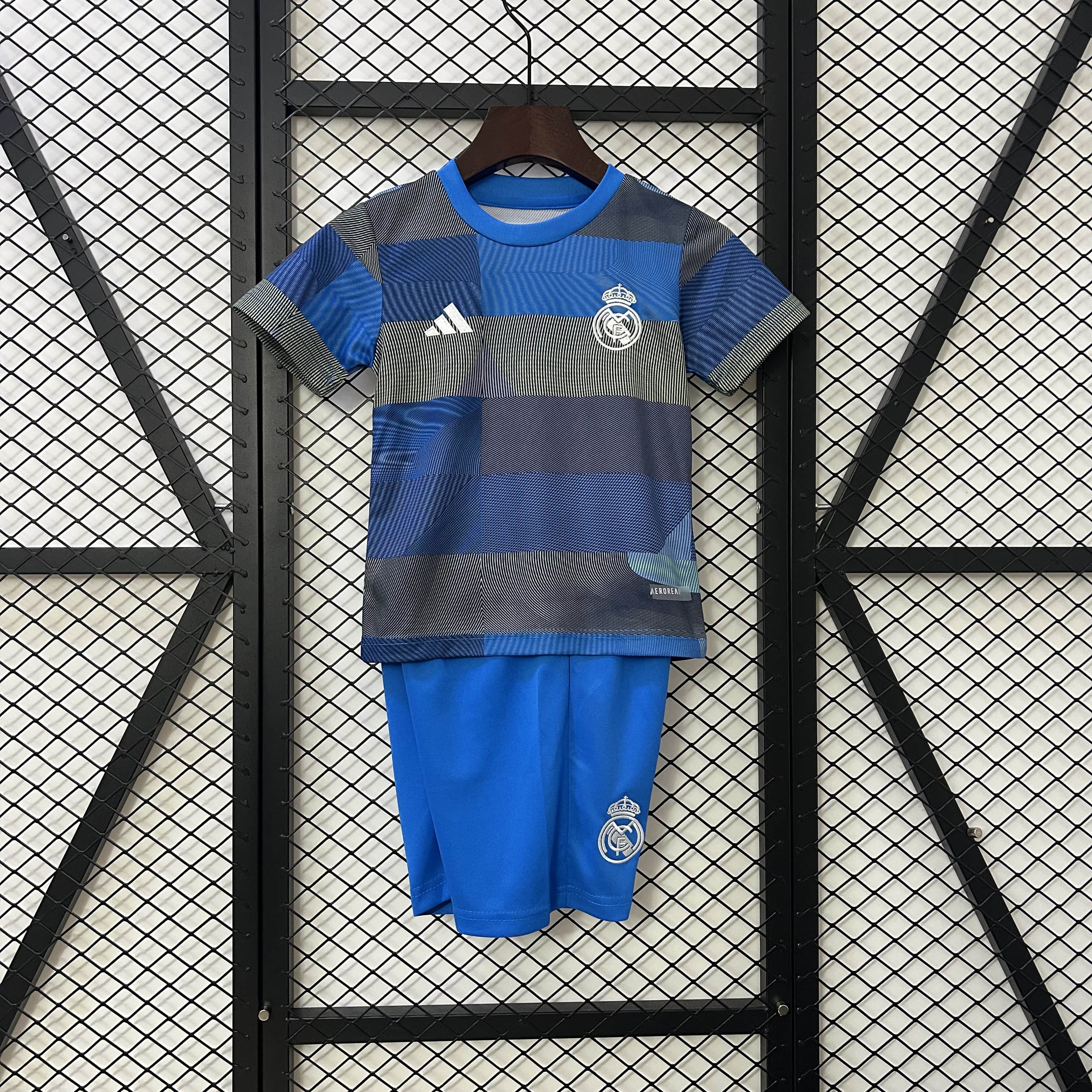 2025/2026 Real Madrid Training Wear Football Shirt Kids Size 1:1 Thai Quality