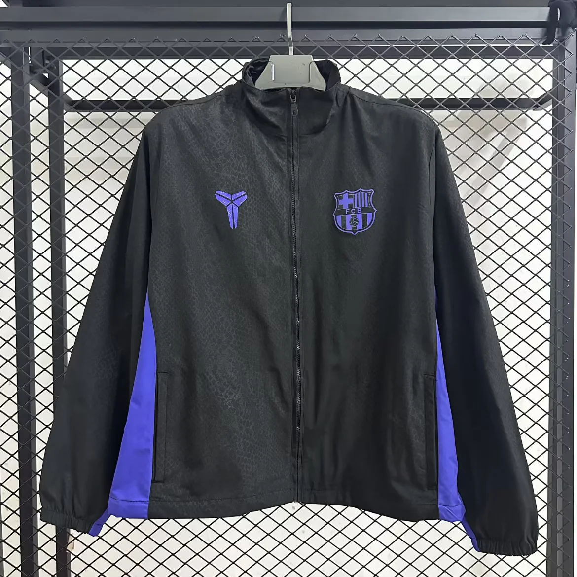 2025/2026 Barcelona Windbreaker Football Shirt