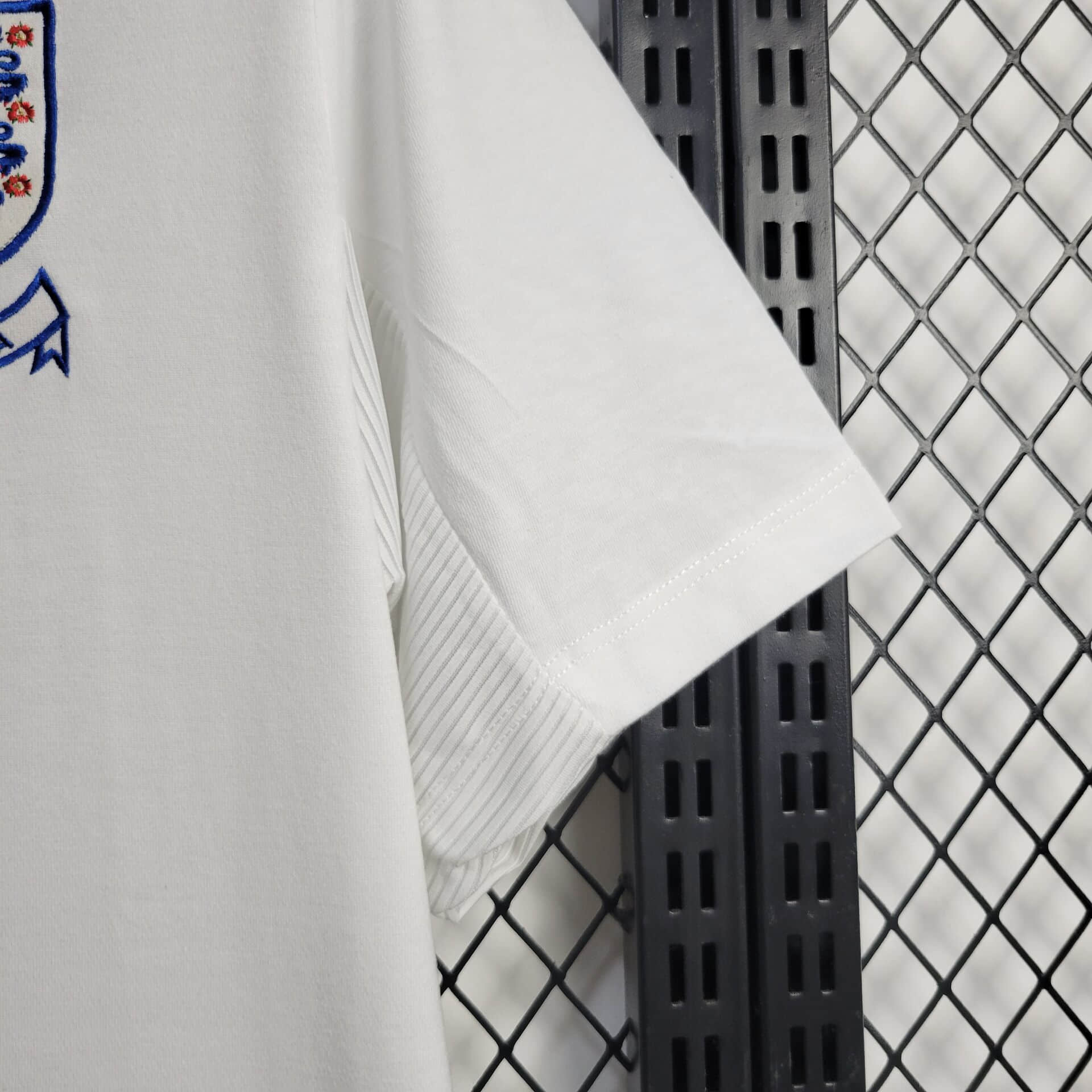 2010 Retro England Home Football Shirt 1:1 Thai Quality - Image 5