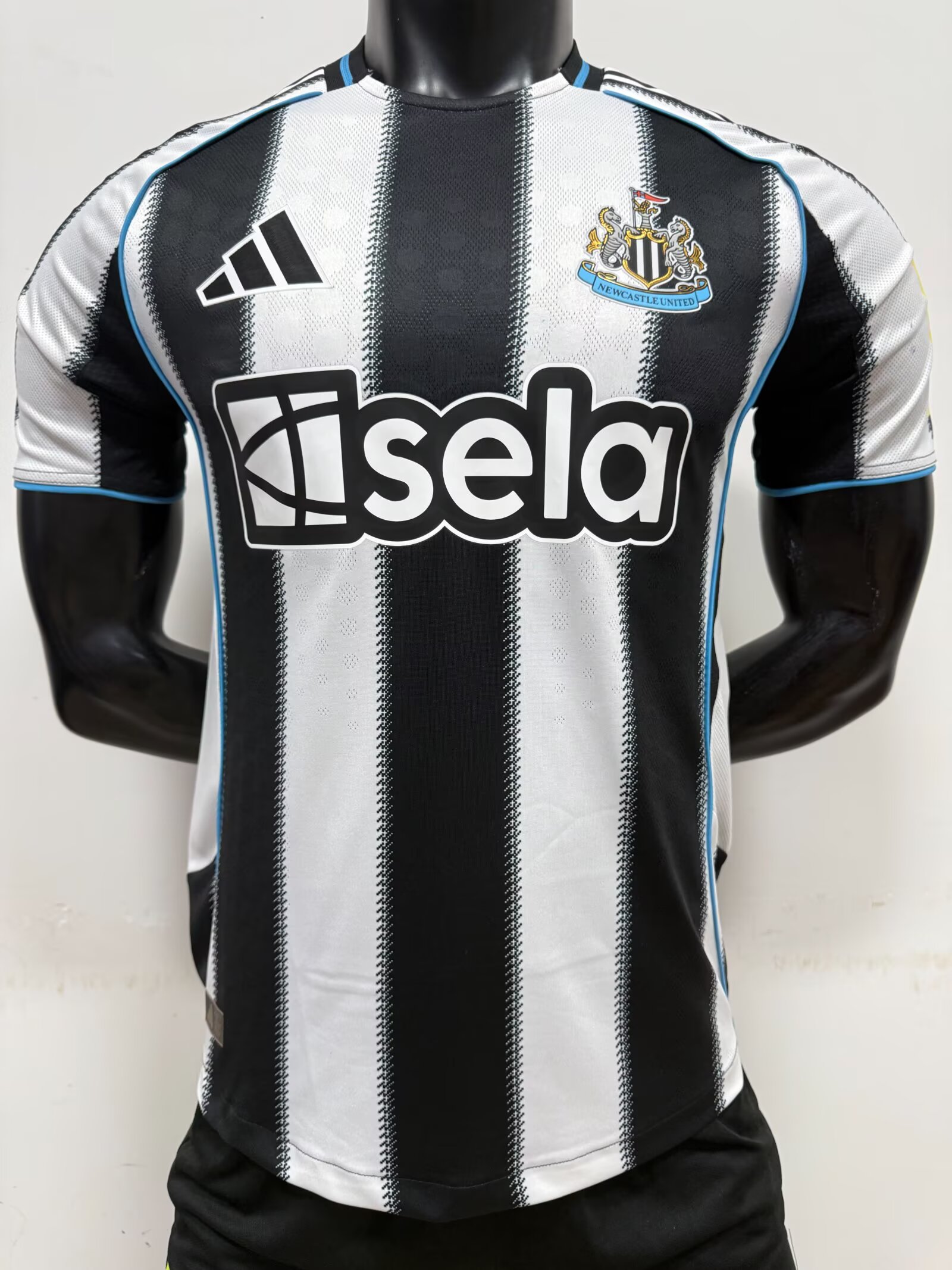 2025/2026 Player Version Newcastle United Home Football Shirt 1:1 Thai Quality