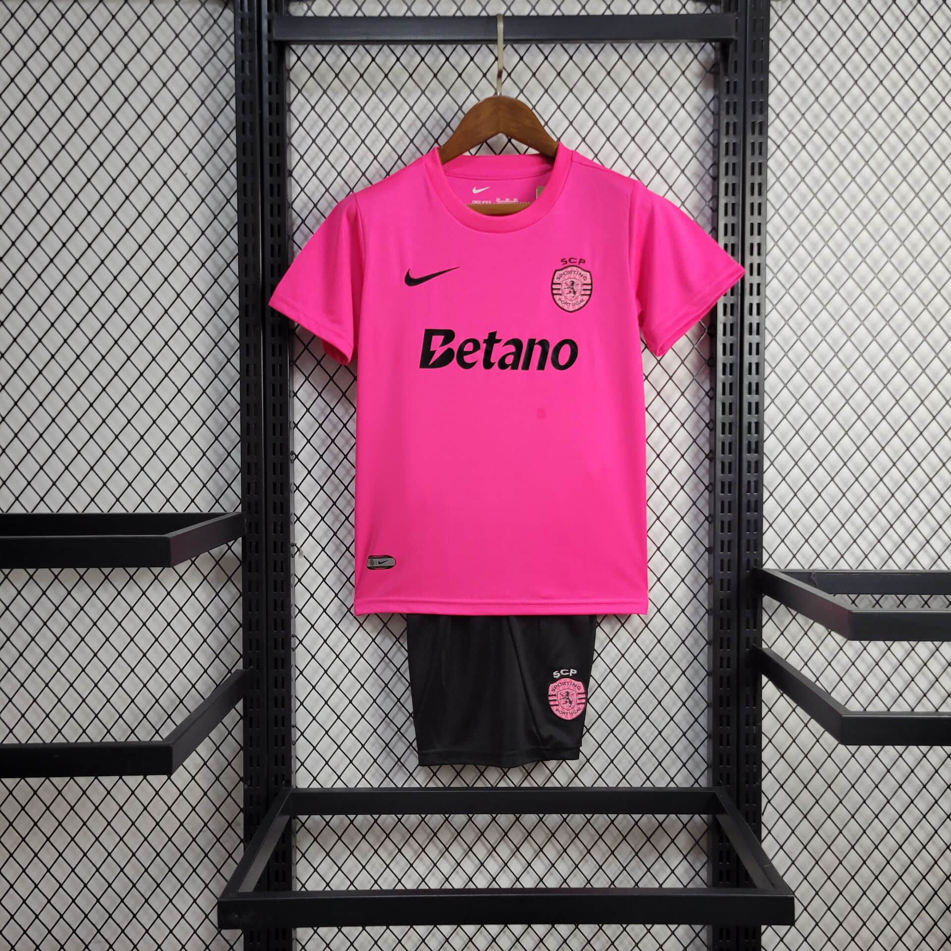 2024/2025 Sporting Lisbon Pink October Football Shirt Kids Size 1:1 Thai Quality