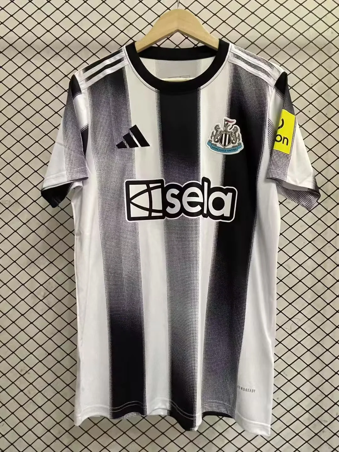 2025/2026 Newcastle United Home Football Shirt 1:1 Thai Quality