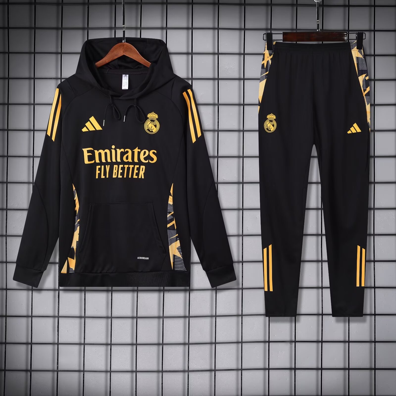 2024/2025 Real Madrid Hooded Long Sleeves Training Suit Black Football Shirt