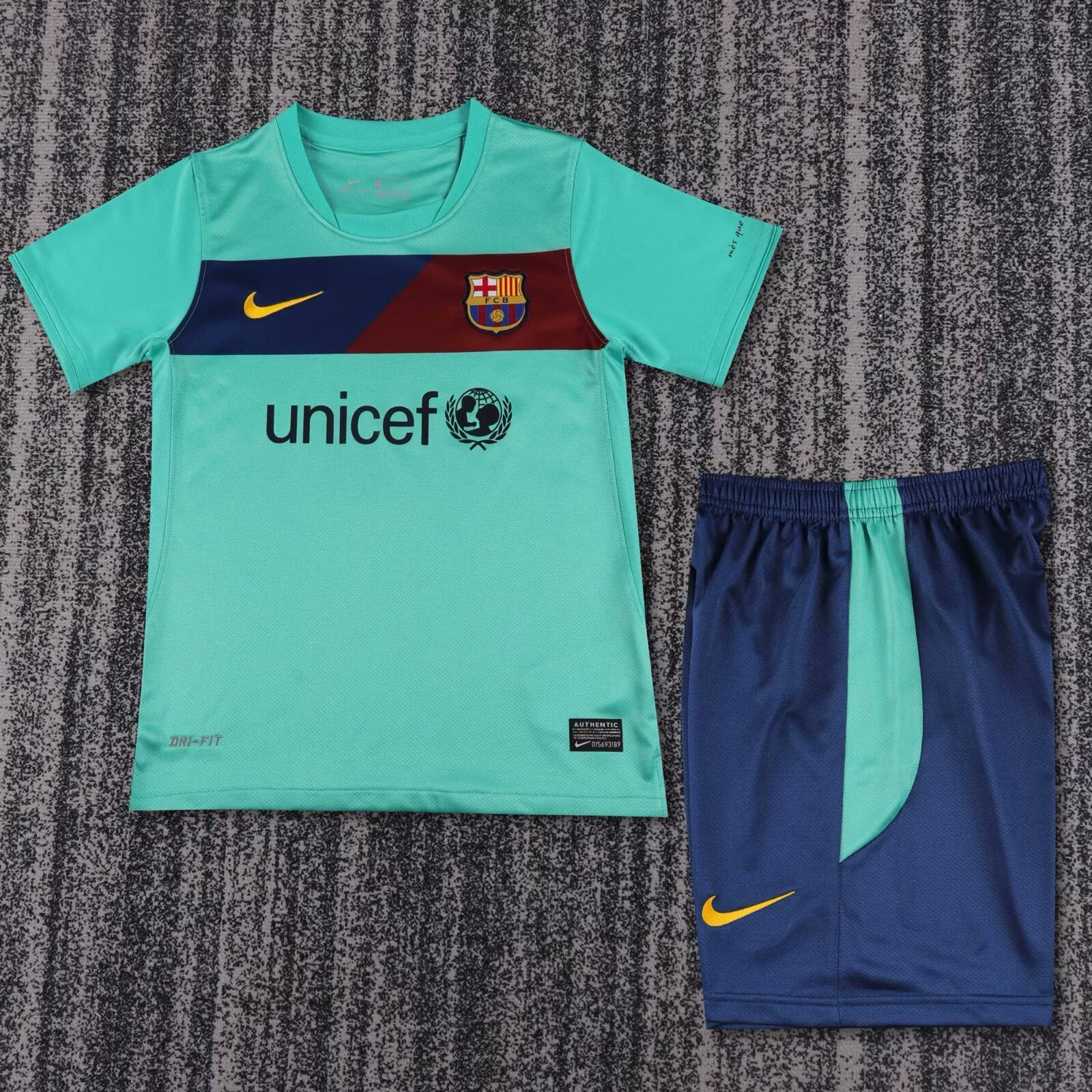 2010/2011 Retro Barcelona Away Football Shirt Kids Size 1:1 Thai Quality