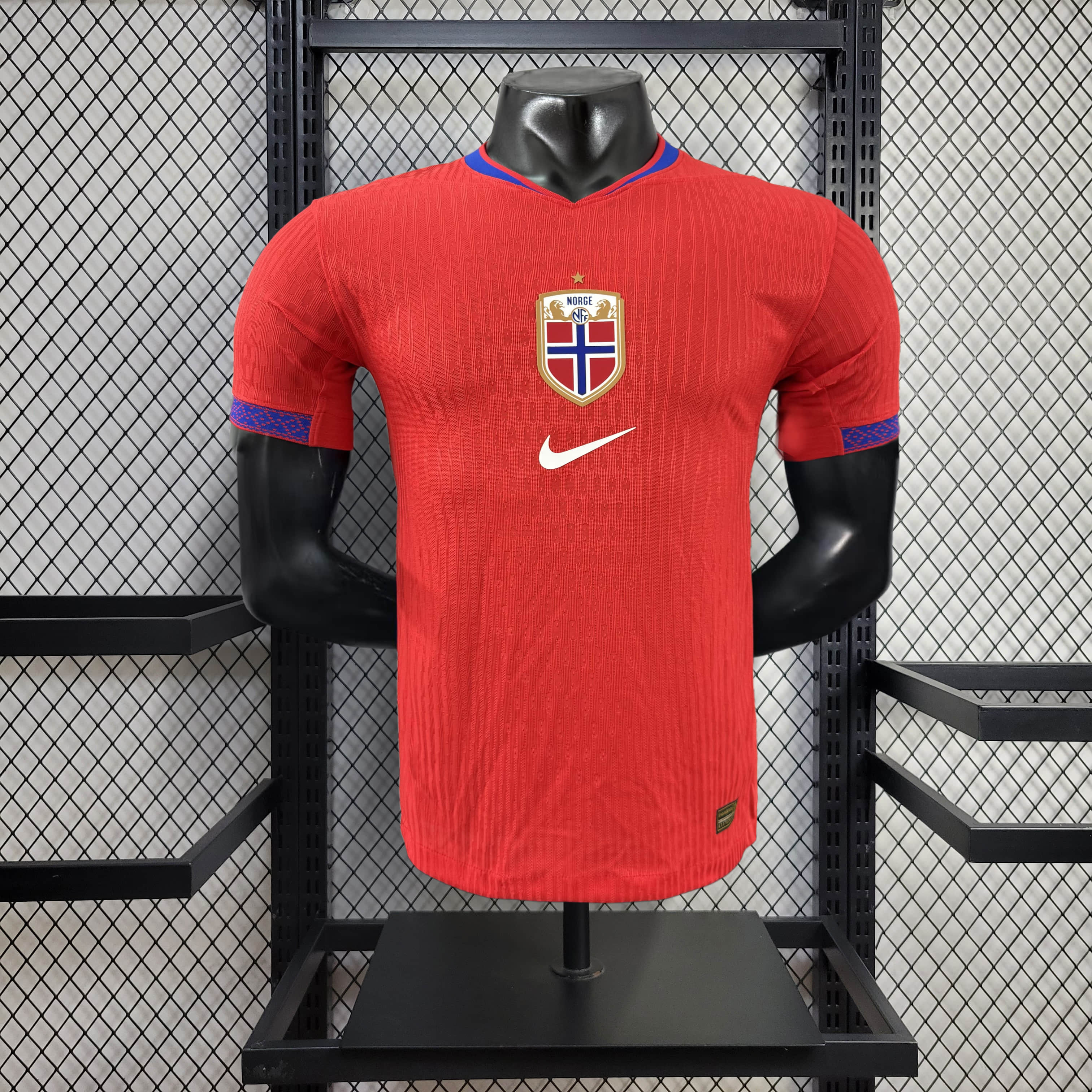 f254cbbb2080ce00354cbe6c7bb90145 2025 Player Version Norway Home Football Shirt 1:1 Thai Quality