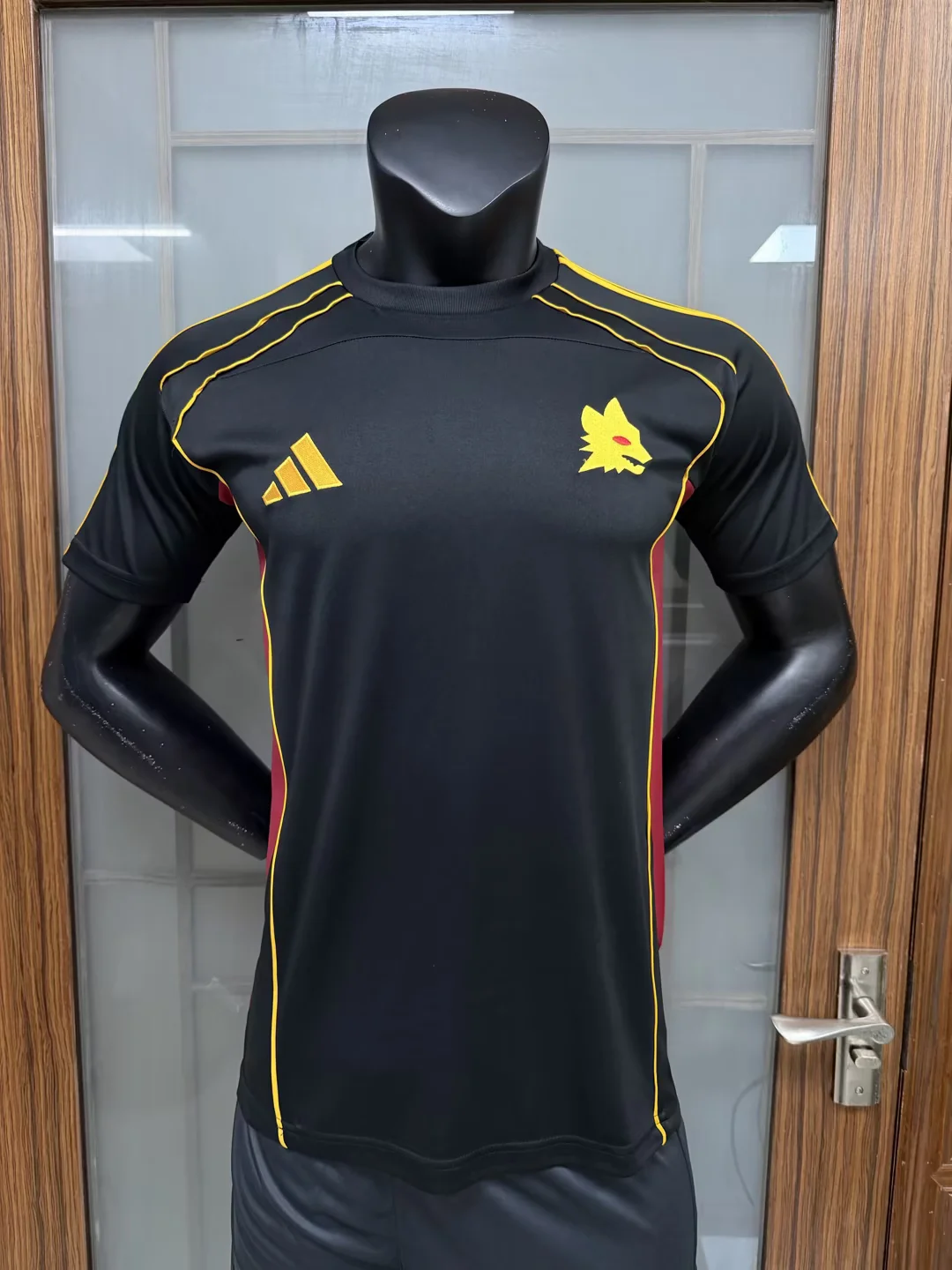 041052696c545d5b024d1a7b791da773 2025/2026 AS Roma Travel Shirt Football Shirt 1:1 Thai Quality