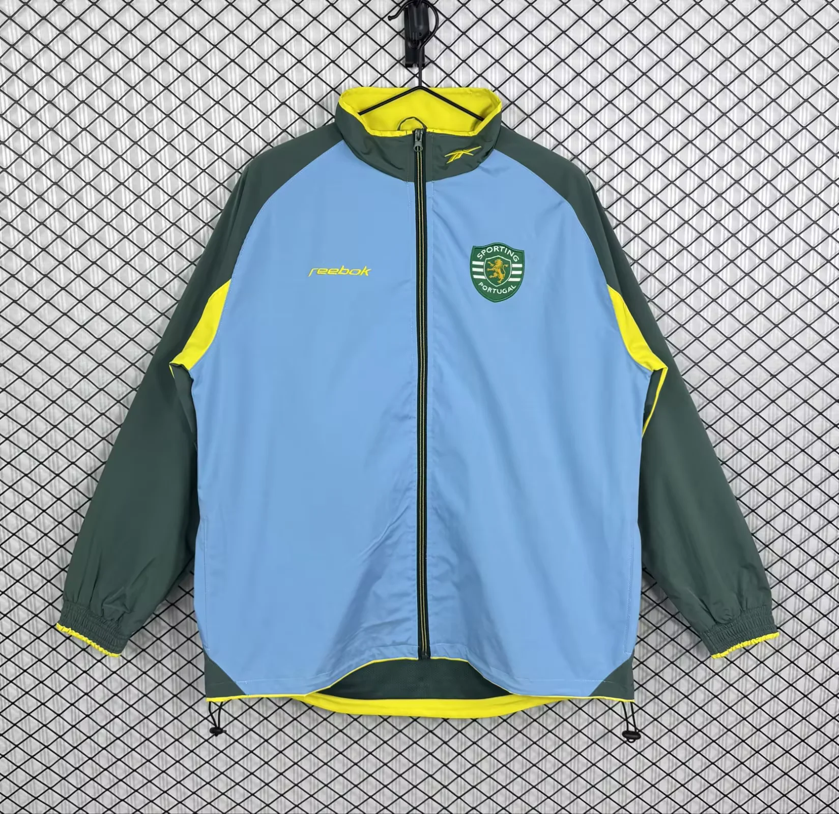 2002/2003 Retro Sporting Lisbon Windbreaker Football Shirt