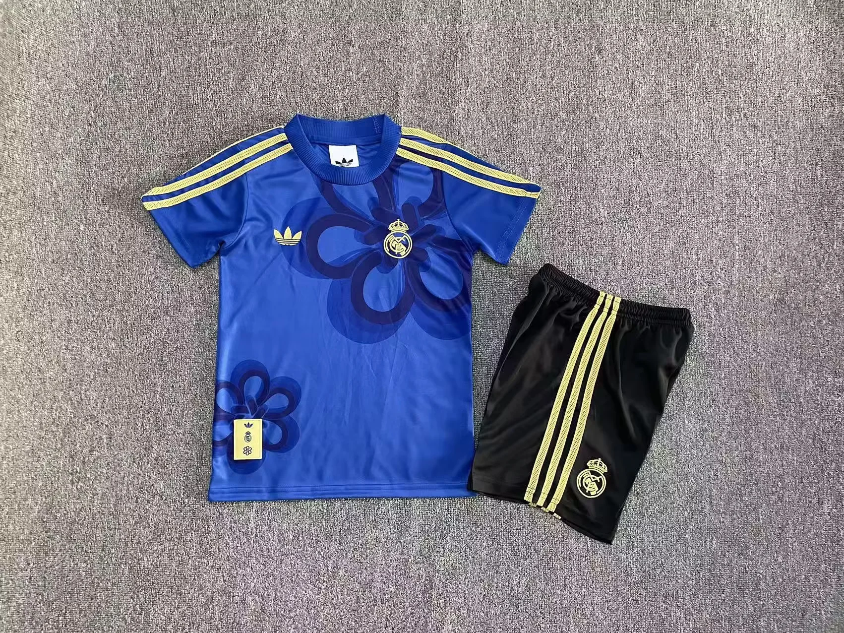 2025/2026 Real Madrid Pre-Match Chinese New Year Football Shirt Kids Size 1:1 Thai Quality