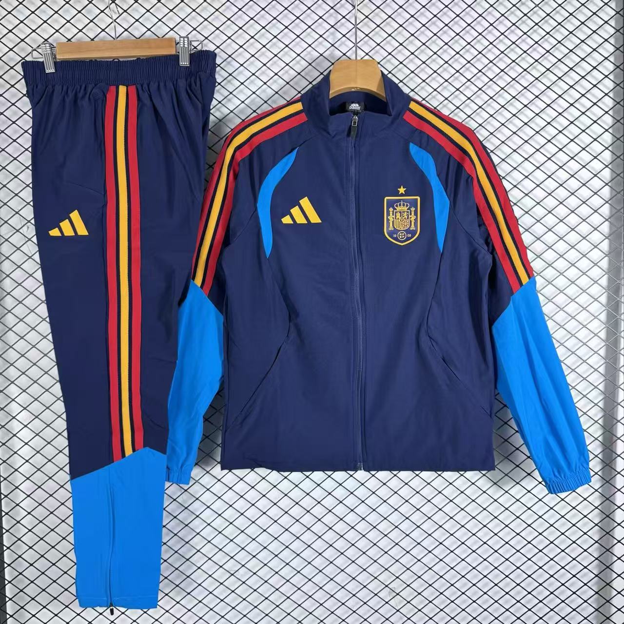 4bff60473108822dabe2a39241edad73 2026 Spain Windbreaker 1:1 Thai Quality