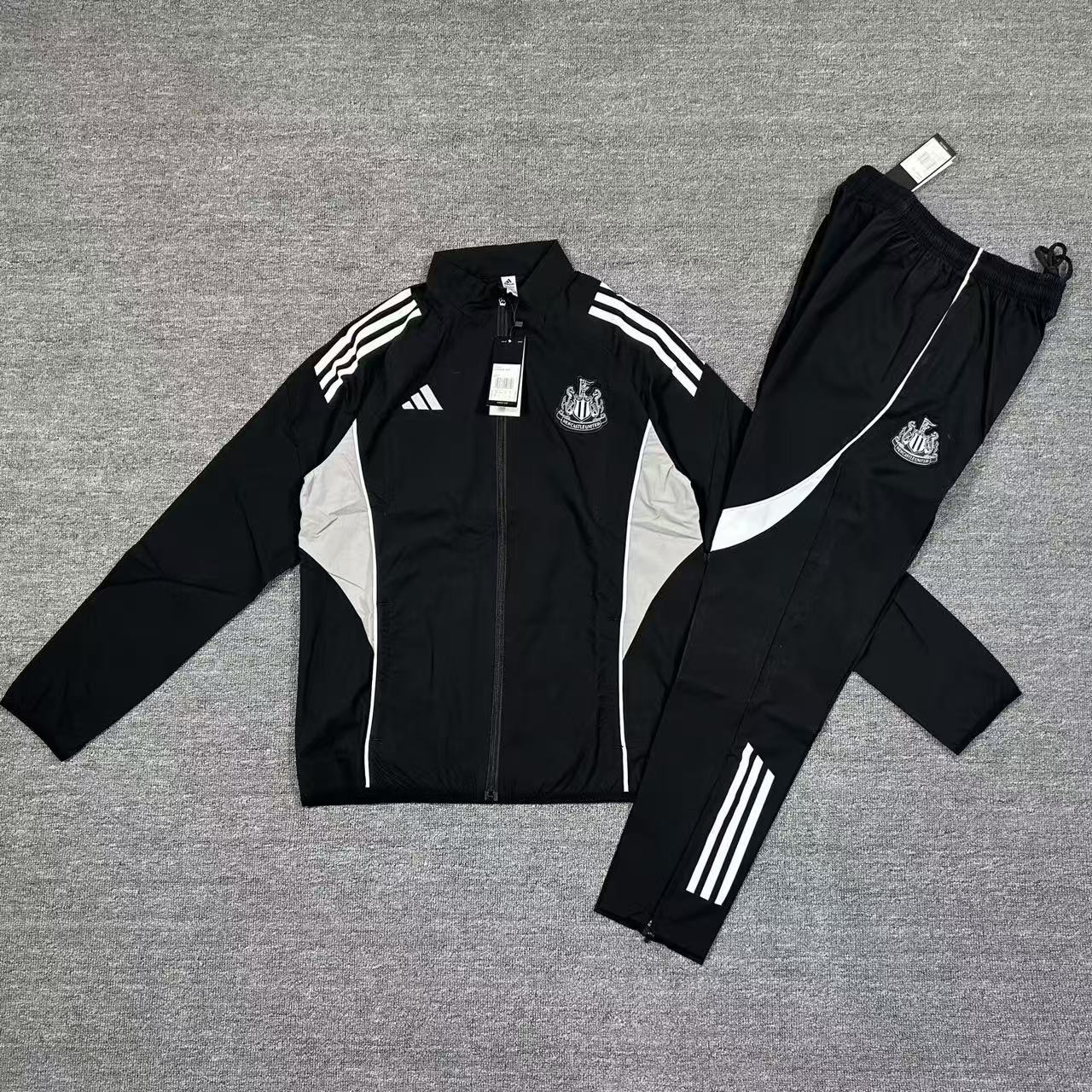 2026/2027 Newcastle United Windbreaker 1:1 Thai Quality
